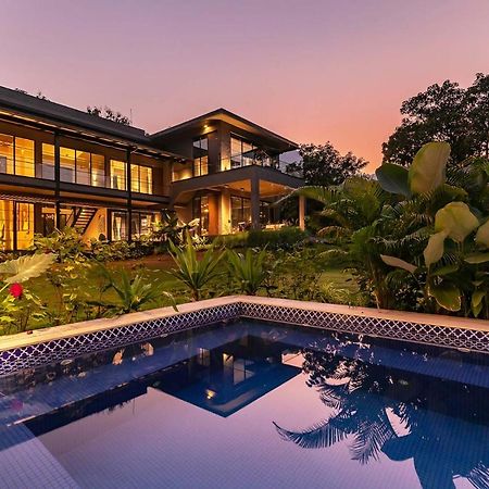 Stayvista At The Charcoal Villa Luxury Collection อลีบาก ภายนอก รูปภาพ