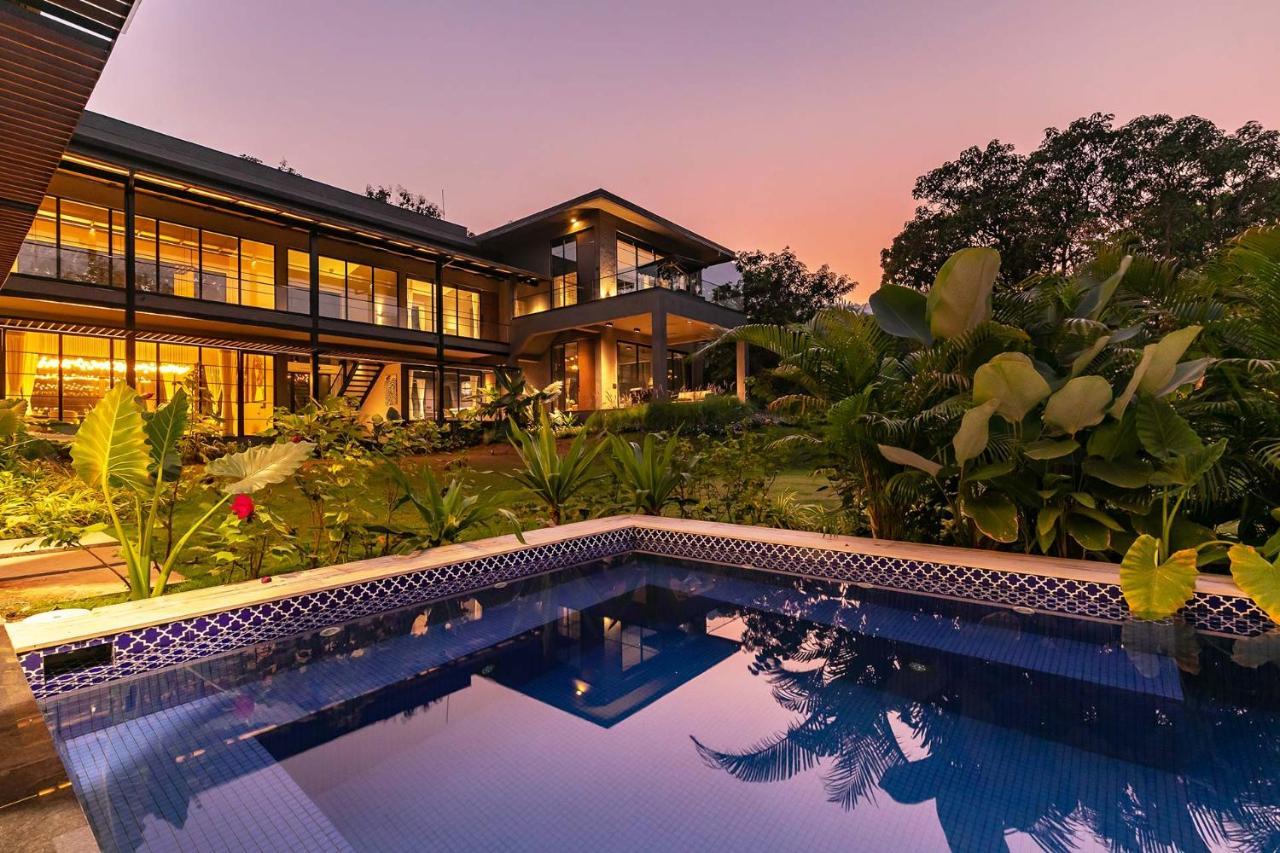 Stayvista At The Charcoal Villa Luxury Collection อลีบาก ภายนอก รูปภาพ