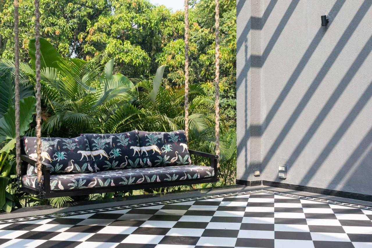 Stayvista At The Charcoal Villa Luxury Collection อลีบาก ภายนอก รูปภาพ