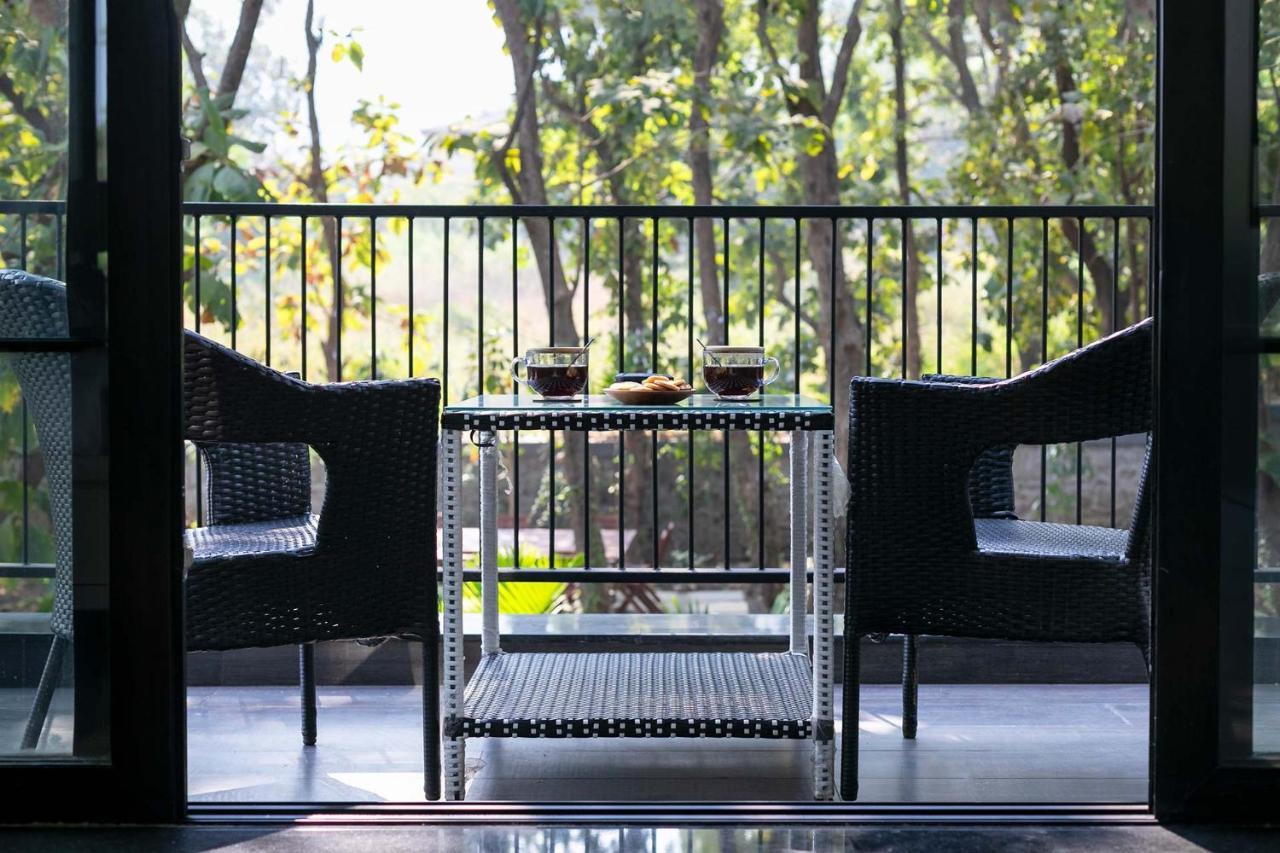 Stayvista At The Charcoal Villa Luxury Collection อลีบาก ภายนอก รูปภาพ