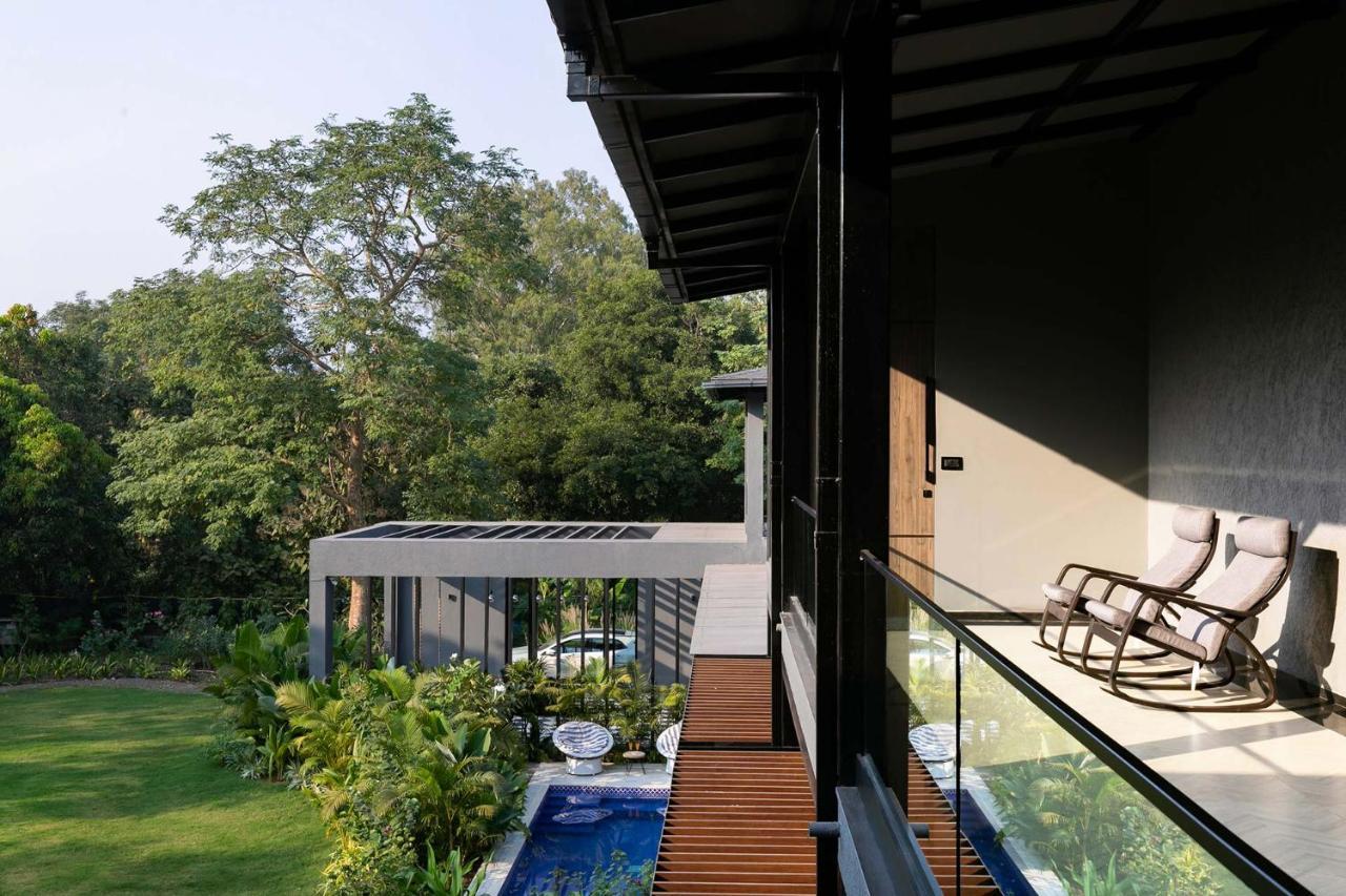 Stayvista At The Charcoal Villa Luxury Collection อลีบาก ภายนอก รูปภาพ