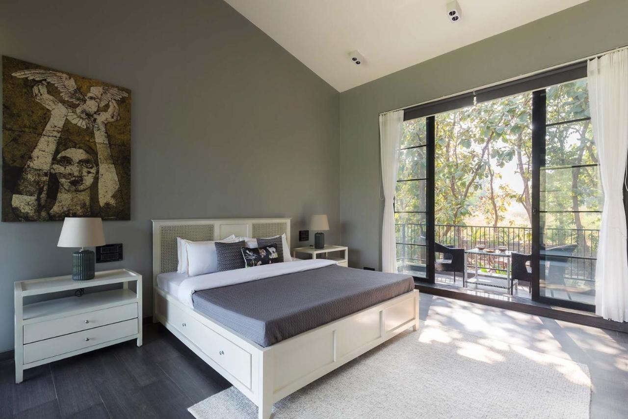 Stayvista At The Charcoal Villa Luxury Collection อลีบาก ภายนอก รูปภาพ