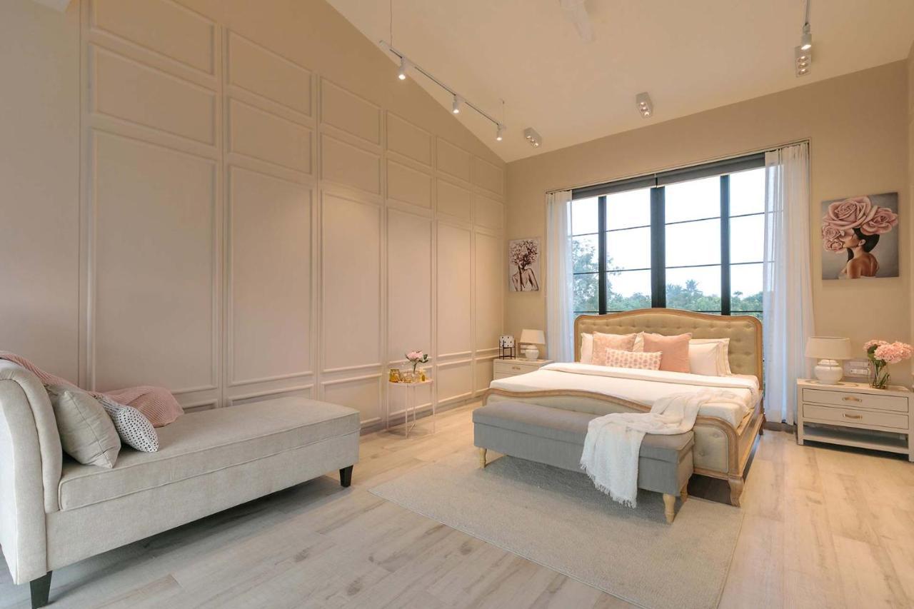 Stayvista At The Charcoal Villa Luxury Collection อลีบาก ภายนอก รูปภาพ