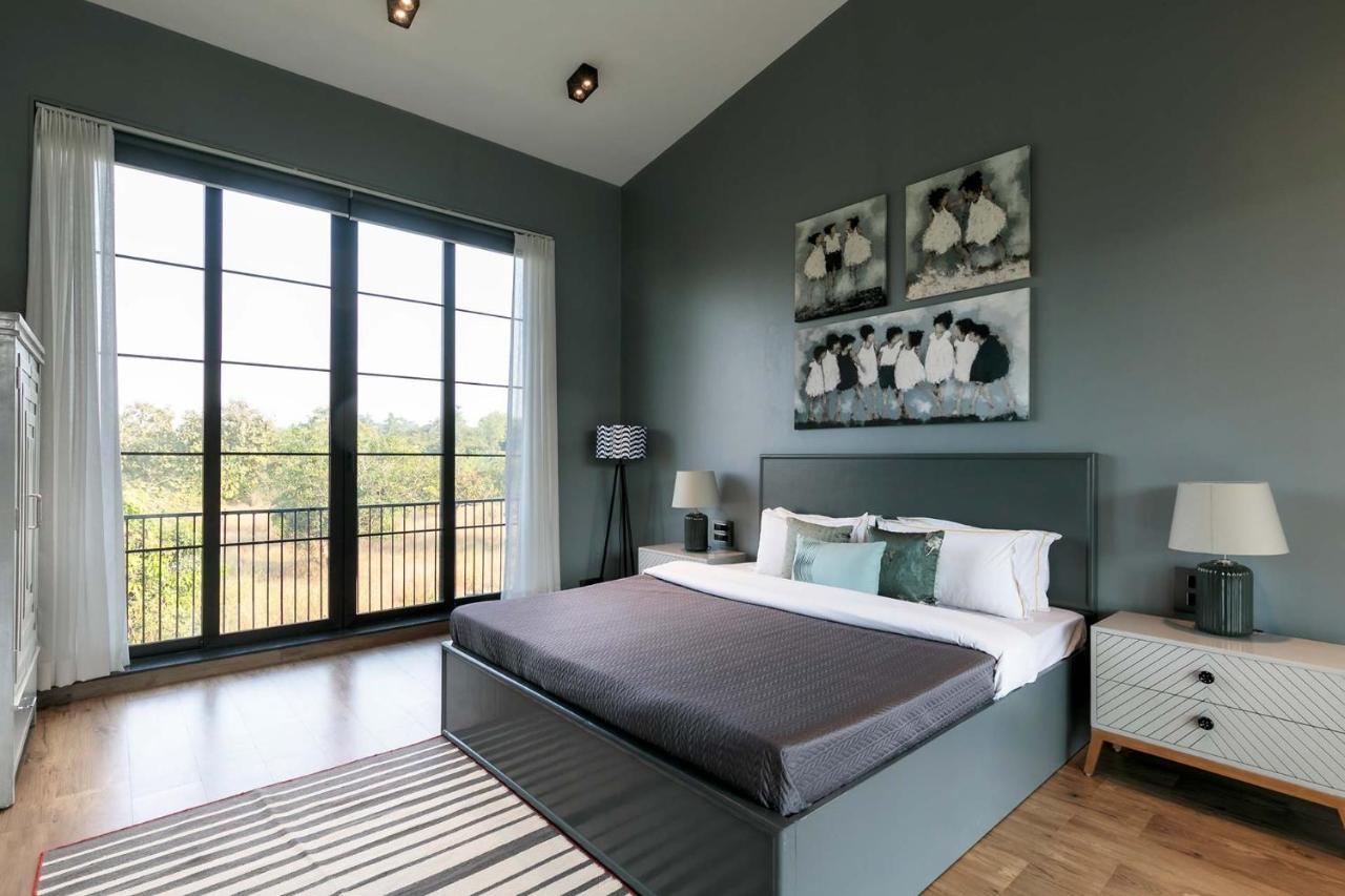 Stayvista At The Charcoal Villa Luxury Collection อลีบาก ภายนอก รูปภาพ