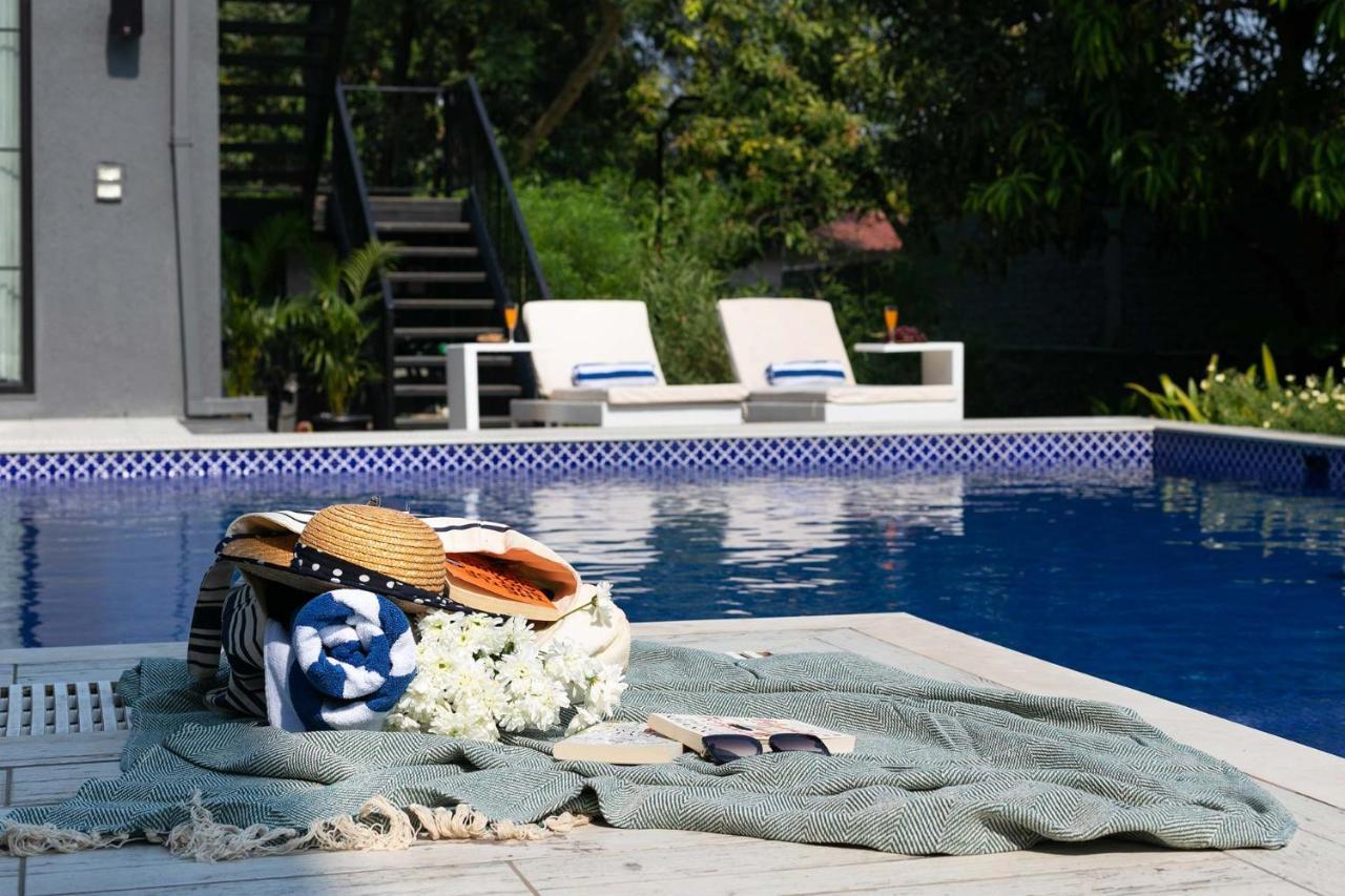 Stayvista At The Charcoal Villa Luxury Collection อลีบาก ภายนอก รูปภาพ