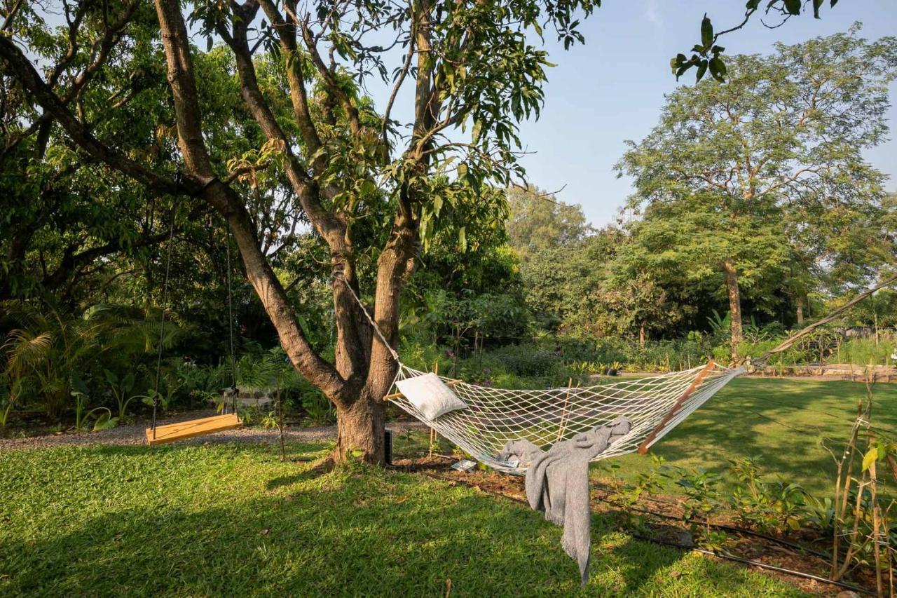 Stayvista At The Charcoal Villa Luxury Collection อลีบาก ภายนอก รูปภาพ