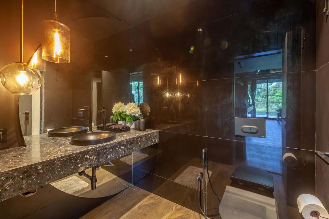 Stayvista At The Charcoal Villa Luxury Collection อลีบาก ภายนอก รูปภาพ